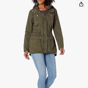New Women’s Levi’s jacket XL dark olive green color with lots of draw strings